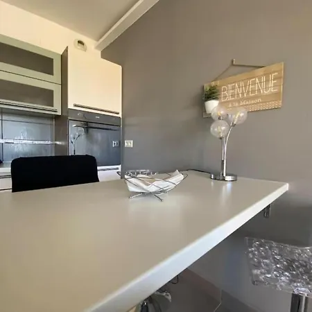 Appartement Ajaccio, 1 Piece, 2 Personnes - Fr-1-665-33 Ajaccio (Corsica)